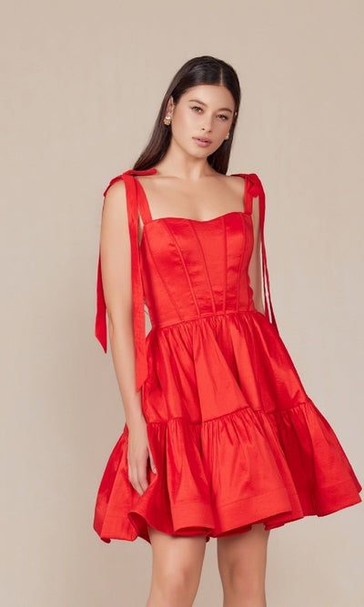 T869 Vestido corto de fiesta de corte A con hombros anudados y corsé