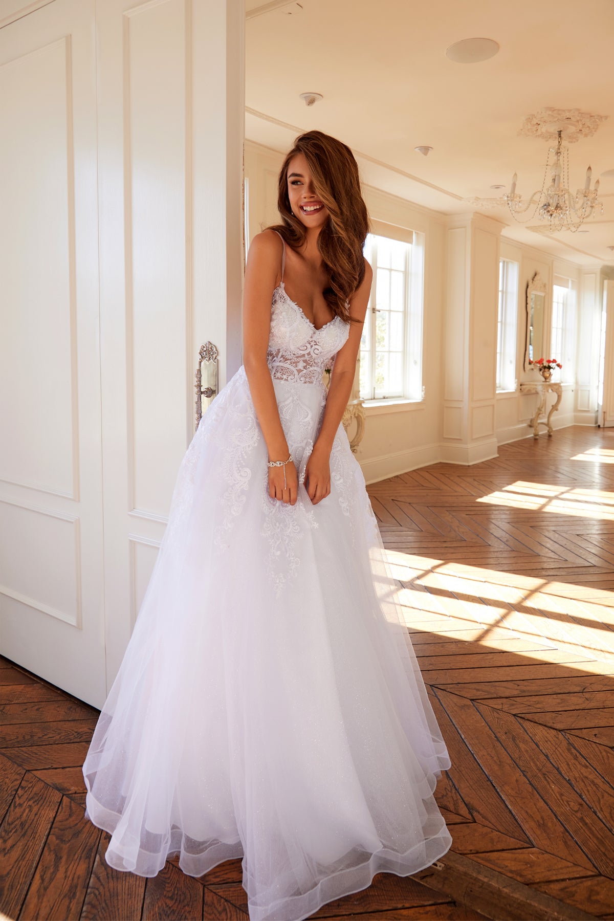 Vestido de novia sin mangas bordado de Juliet JT2482SW