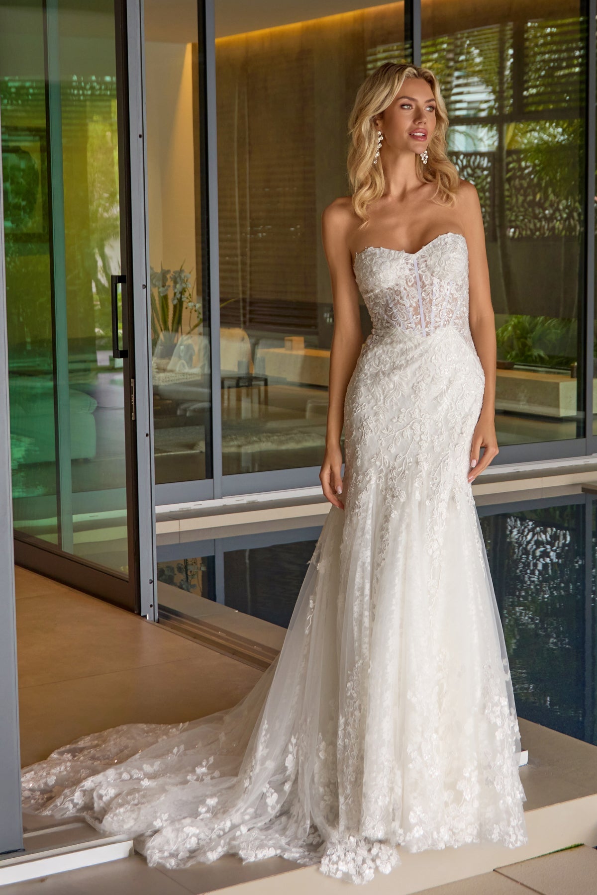 Juliet Off White Long Formal Dresses