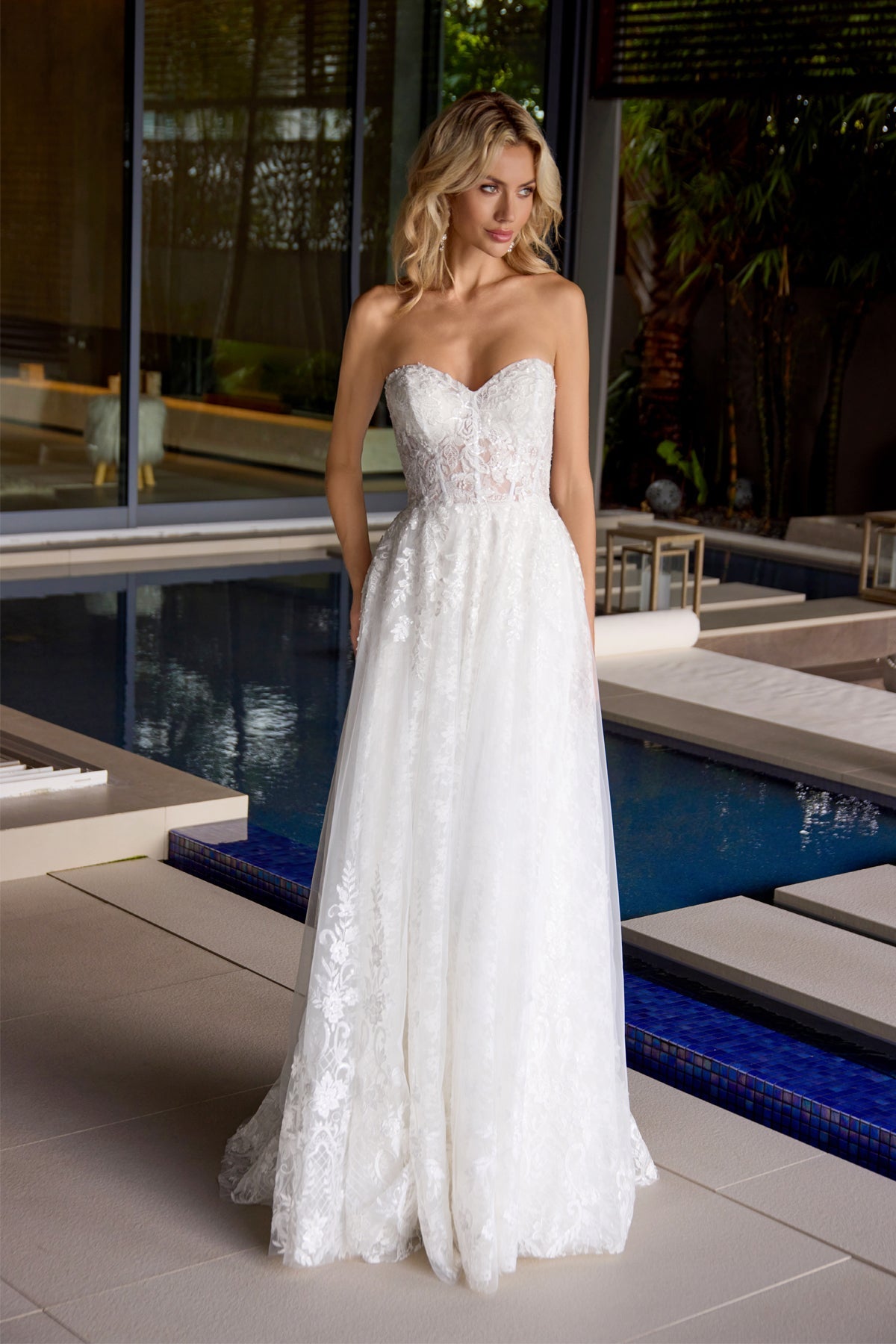 Juliet Off White Long Formal Dresses