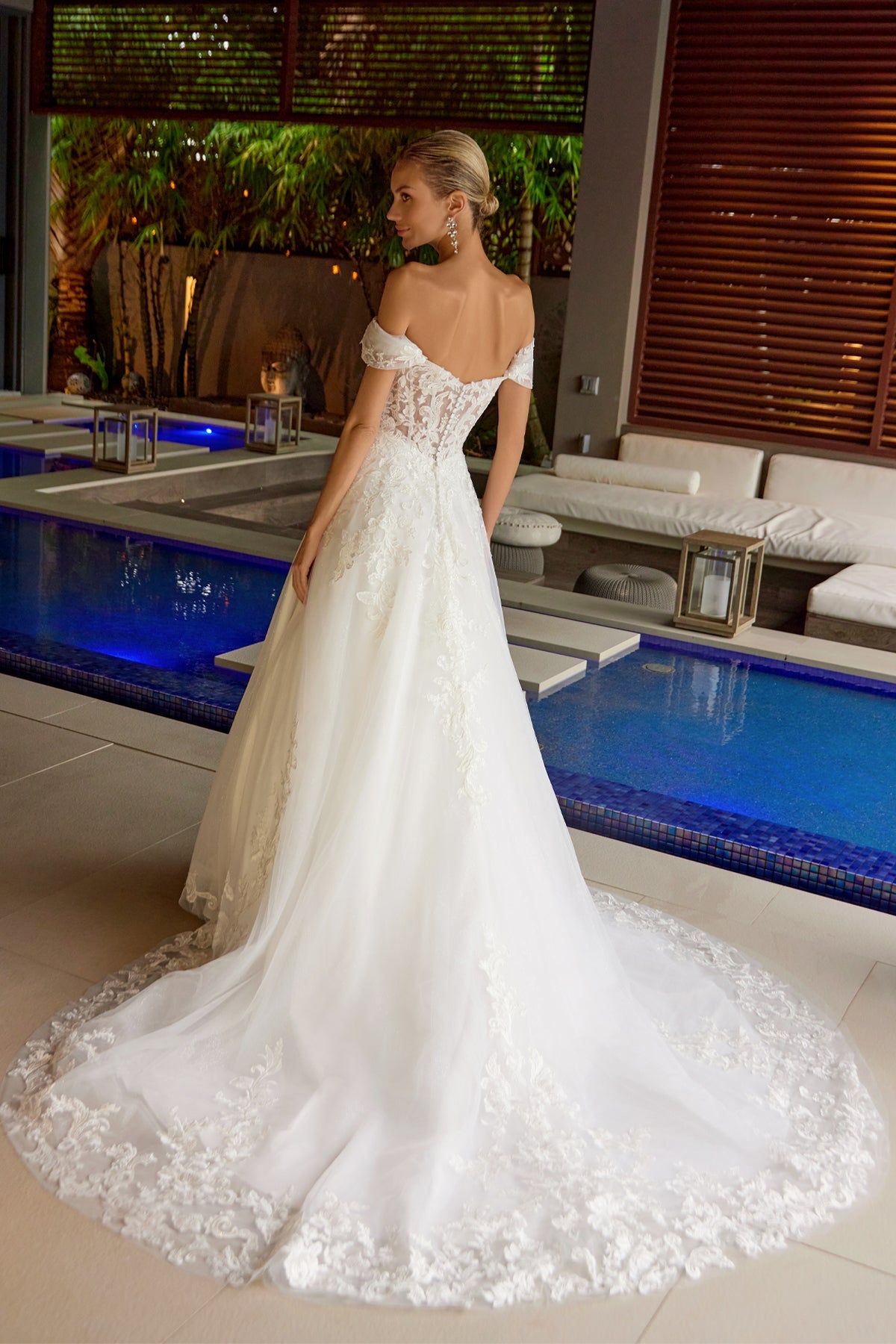 Juliet Off White Long Formal Dresses
