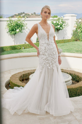 Nox Anabel JE917 V-Neck Floral Applique Mermaid Long Wedding Dress with Train