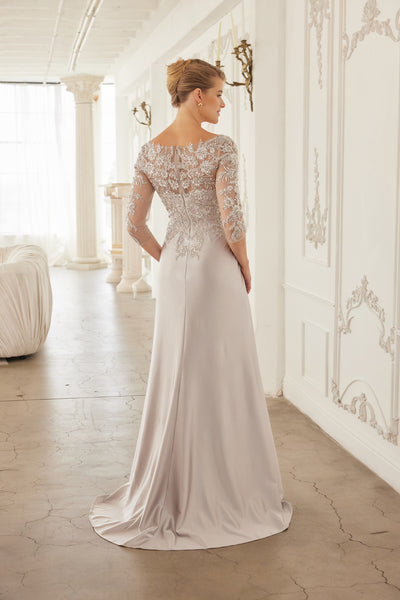 Elegante vestido con abertura y mangas 3/4 con cuentas de Nox Anabel ME126