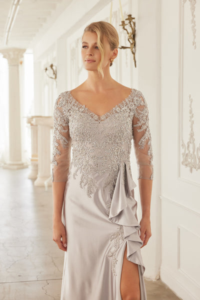 Elegante vestido con abertura y mangas 3/4 con cuentas de Nox Anabel ME126