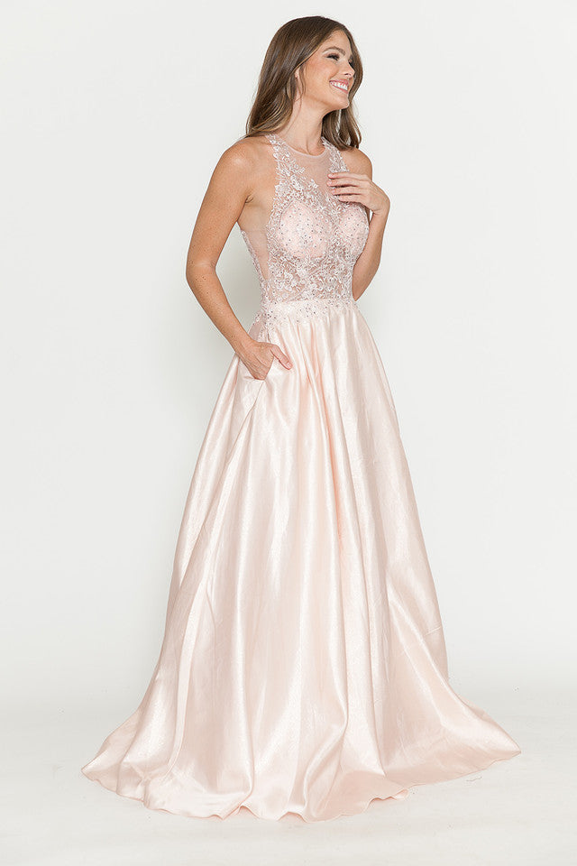 Vestido de corte A con corpiño de encaje transparente y escote halter de Lenovia 8181