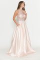 Vestido de corte A con corpiño de encaje transparente y escote halter de Lenovia 8181