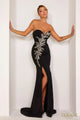 Vestido de noche Terani Couture 232e1232 con escote en V y corte en forma de corazón en crepé elástico negro. 