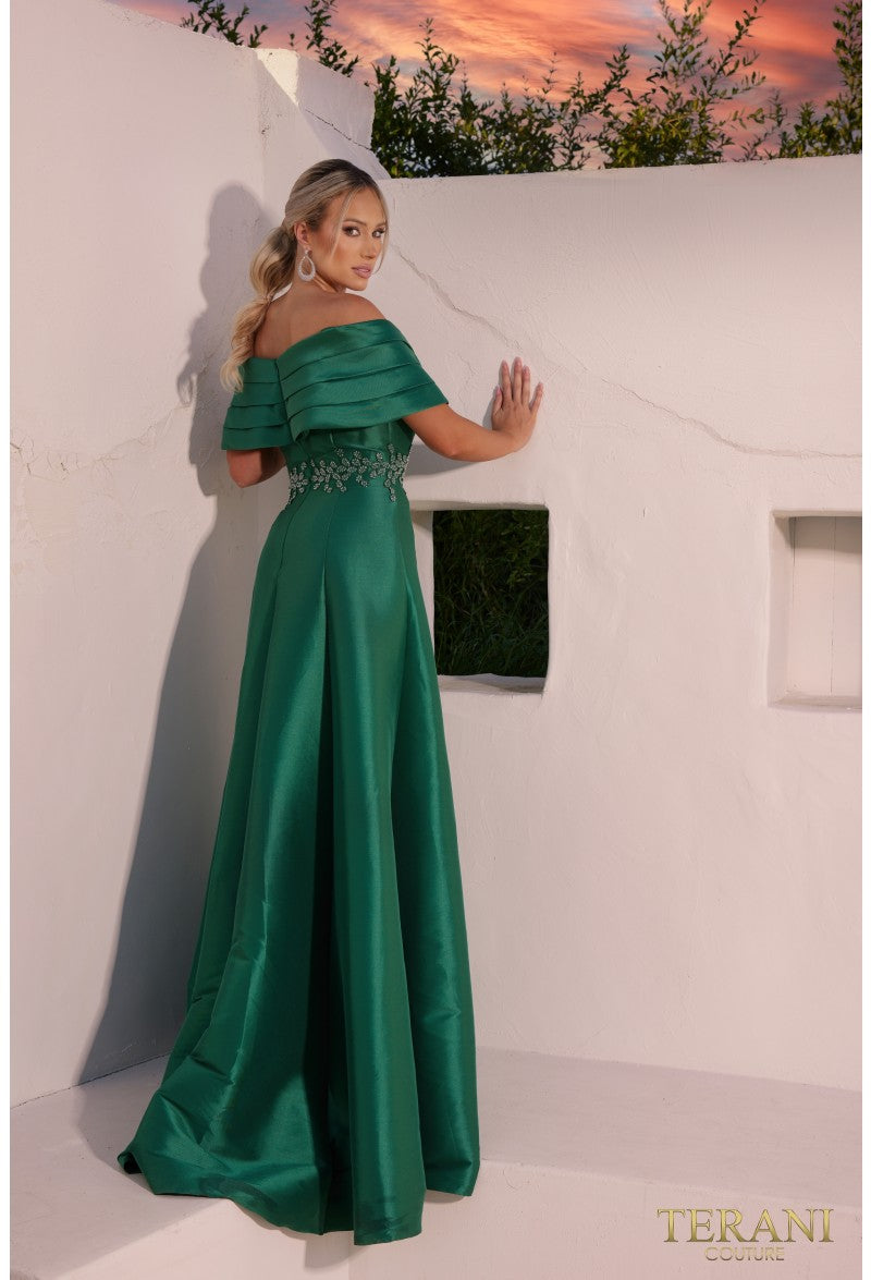 Vestido de gala con hombros descubiertos, escote plisado y bordado - Terani Couture 232m1511