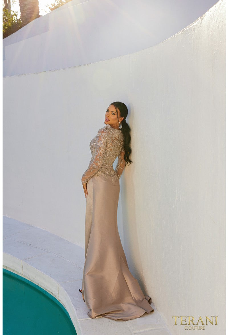 Vestido corte A con mangas transparentes y apliques de flores 3D - Terani Couture 232m1557