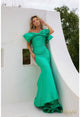 Vestido de noche de corte tubo en mikado elástico con hombros descubiertos y corte trompeta Terani Couture 241e2407