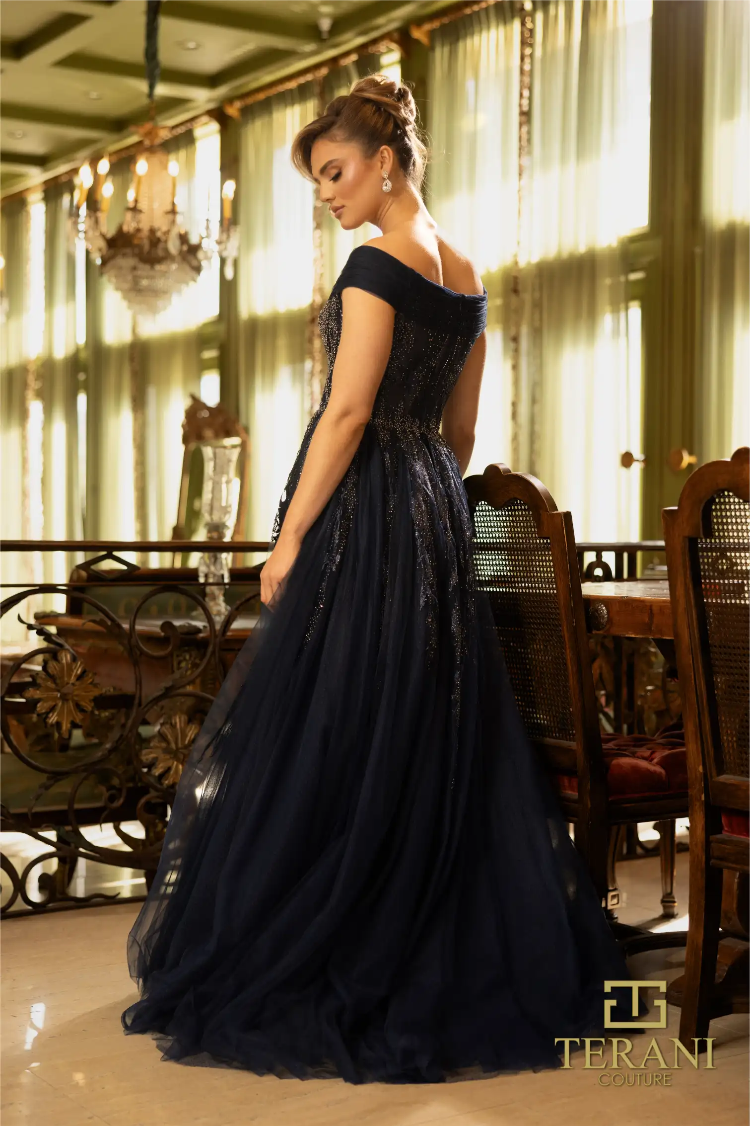Vestido de gala con escote corazón y tul de Terani Couture 242m3347 