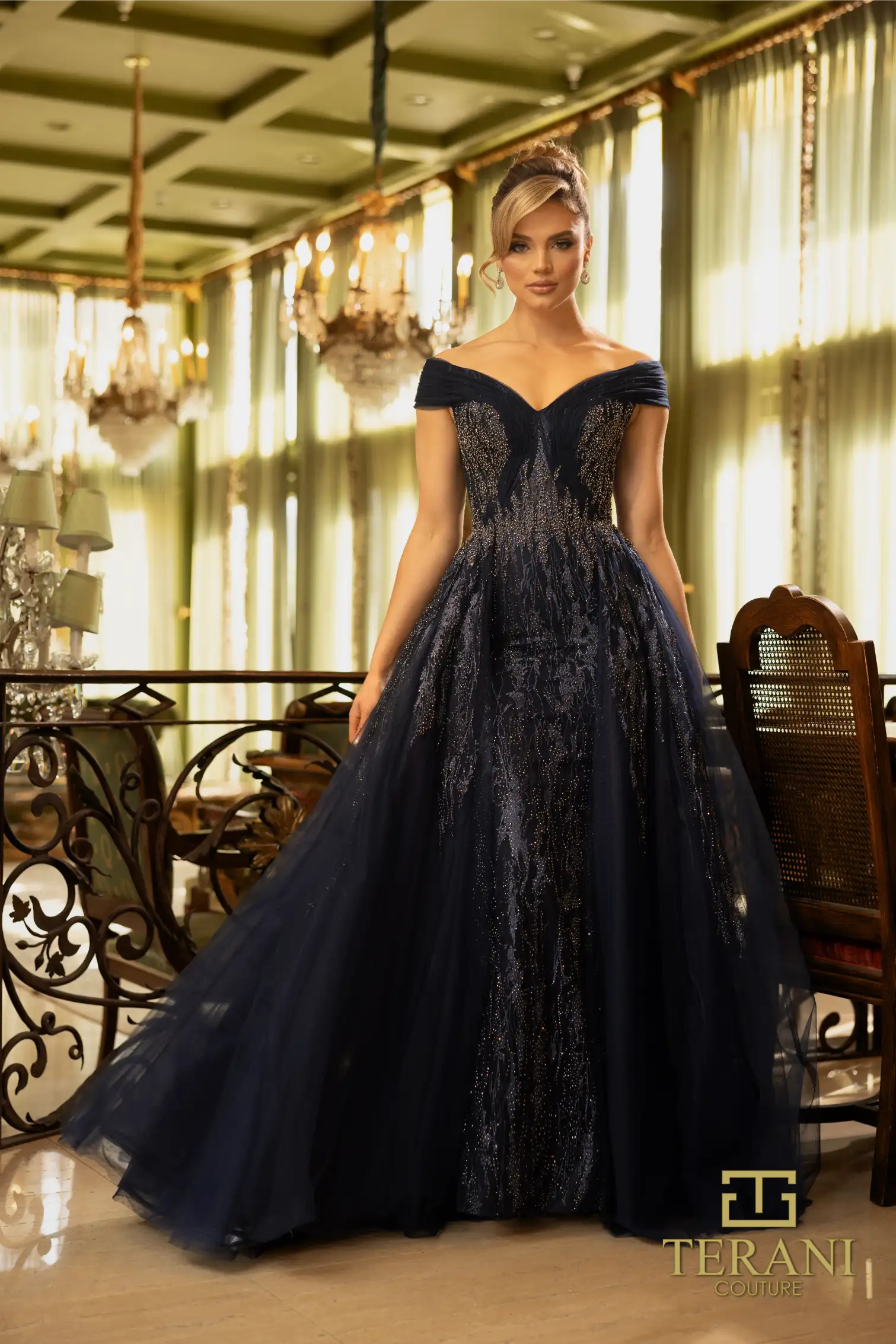 Vestido de gala con escote corazón y tul de Terani Couture 242m3347 