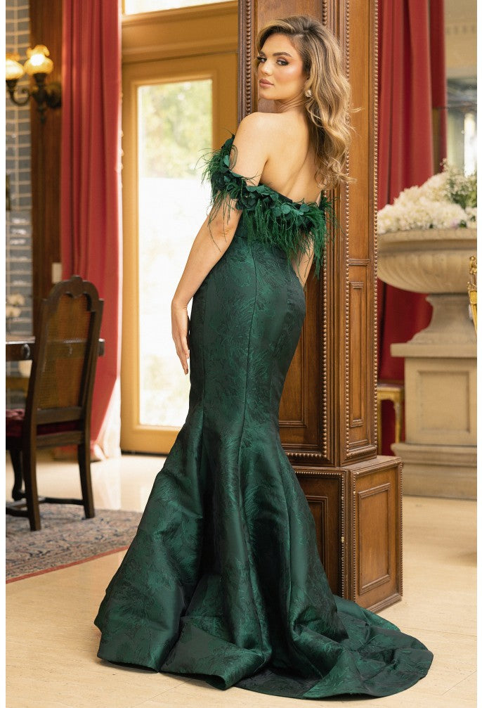Vestido largo de corte trompeta con hombros descubiertos y escote redondo de jacquard Terani Couture 242e3160 