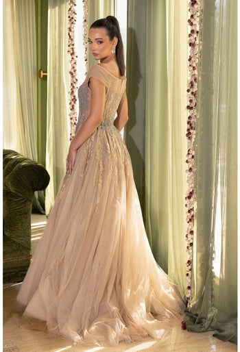 Vestido de gala con escote corazón y tul de Terani Couture 242m3347 