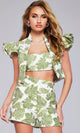 Jovani 24649 Elegante conjunto floral de tres piezas con pantalones cortos