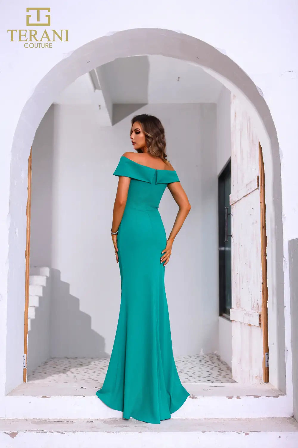Terani Couture 251M4444 Vestido de noche largo formal con peplum y apliques de cuentas