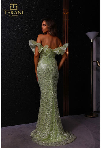 Vestido de noche entallado y con vuelo, hombros descubiertos, Terani Couture 251e4330 