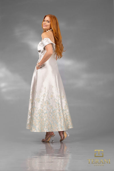 Vestido de cóctel floral de corte A y largo hasta la rodilla Terani Couture 252c5508