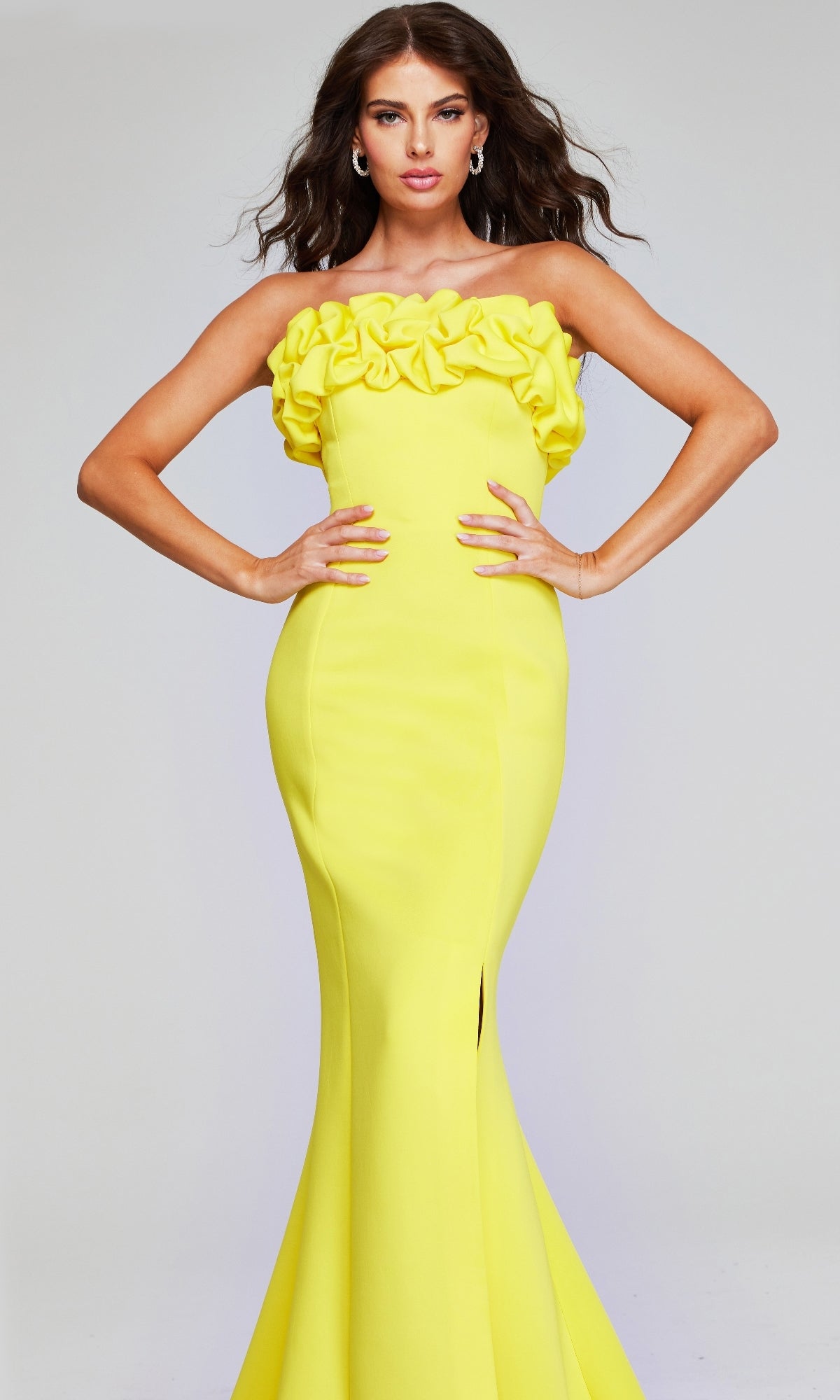 Vestido formal largo Jovani 38922: perfecto para graduación, gala o boda.