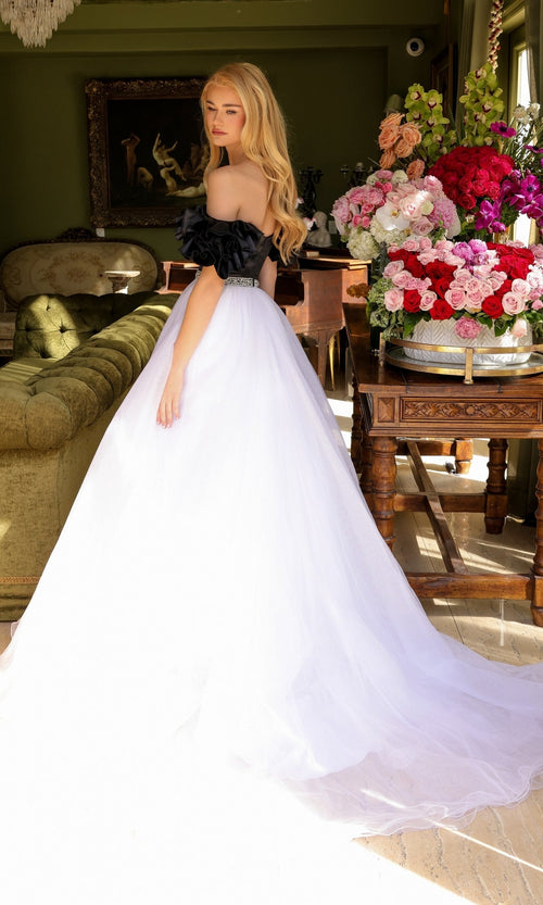 Ava Presley Black/White Apparel & Accessories > Clothing > Dresses