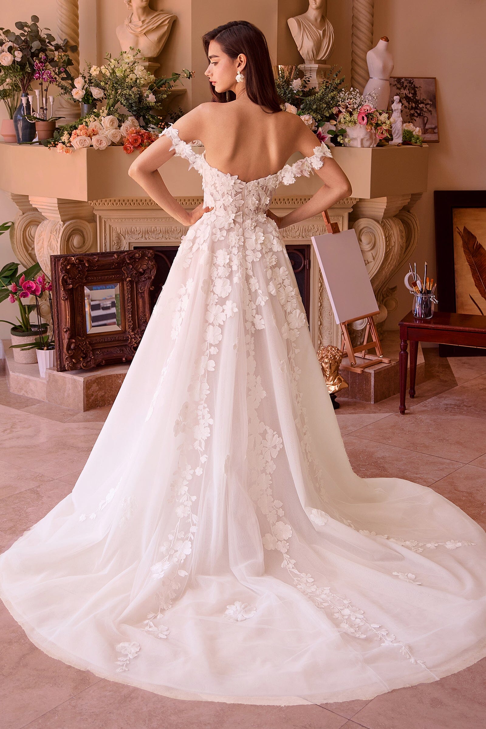Vestido de novia de tul con corsé sin tirantes WL039 de Andrea &amp; Leo