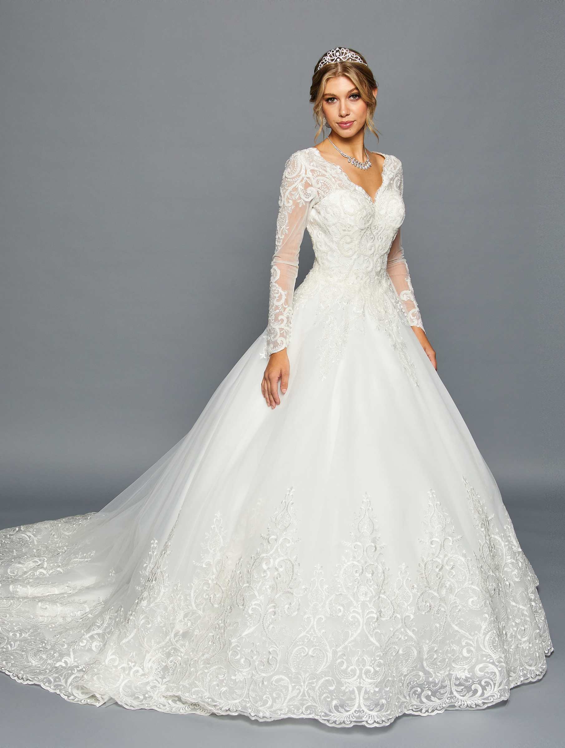 scalloped v neck lace dress Scalloped V-neck Lace & Crepe Spring Outdoor Wedding Gown