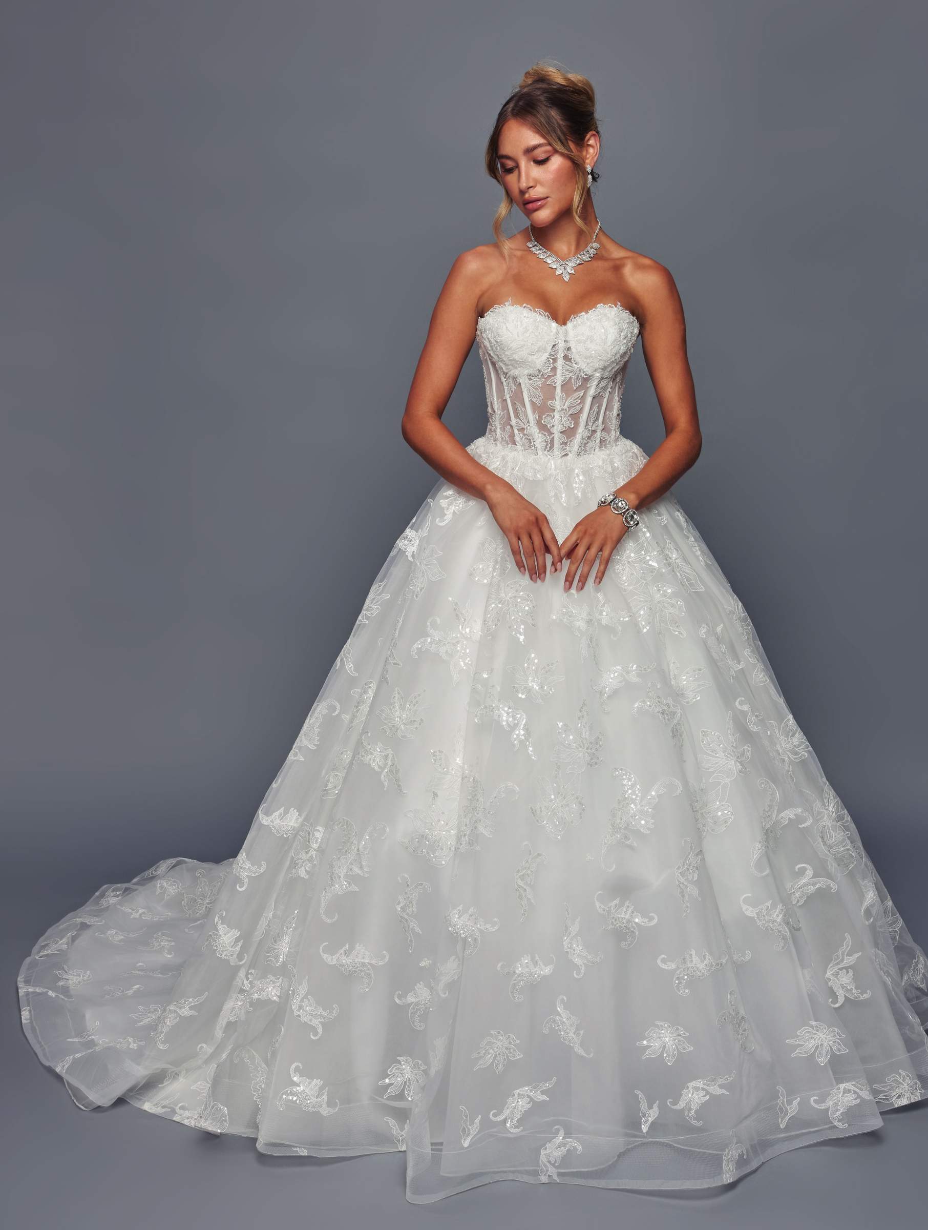 classic strapless wedding dress BABARONI Lace Champagne Wedding Dresses A-line Sweetheart Lace Chapel Train Lace-up, Champagne / US0