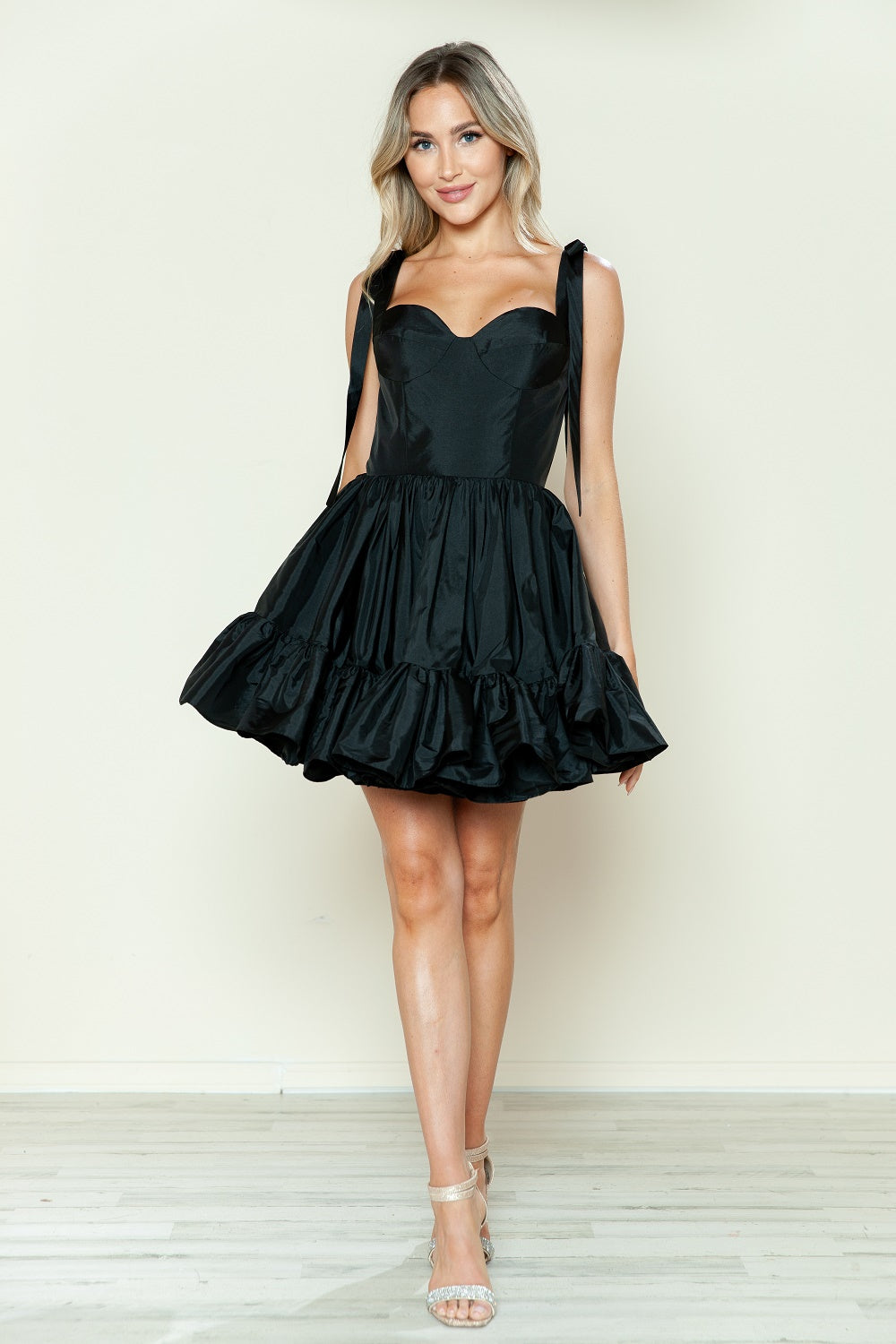Vestido de tafetán con lazo corto y corte en A de Poly USA 9668