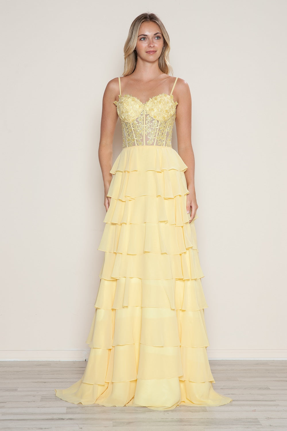 Vestido de gasa con apliques y corte en A, de Poly USA 9698
