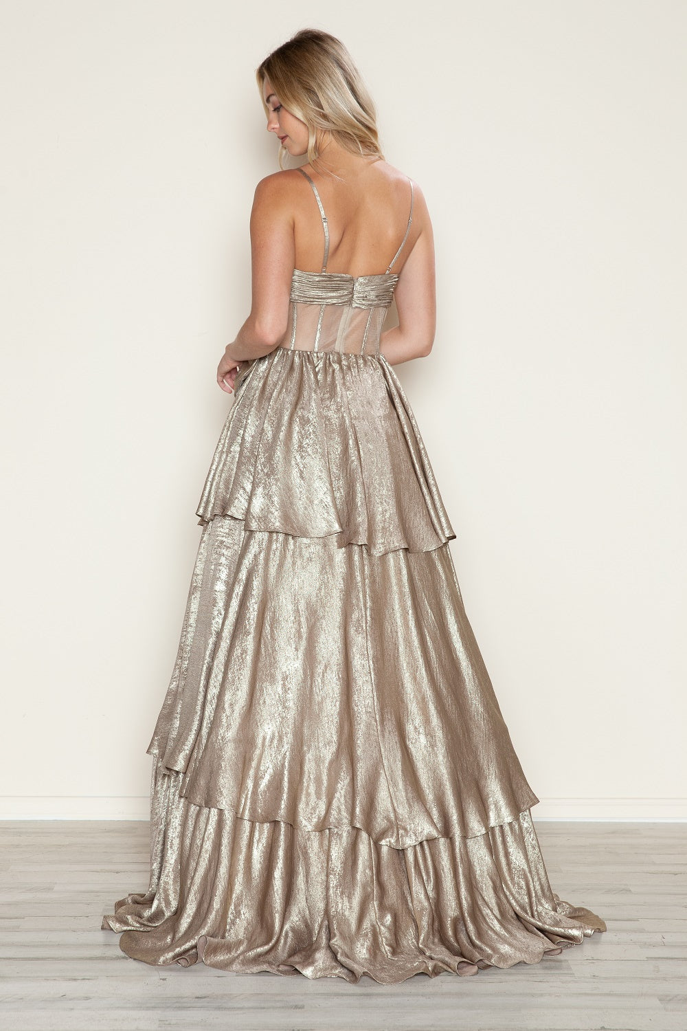 Vestido metalizado sin mangas de corte A de Poly USA 9718