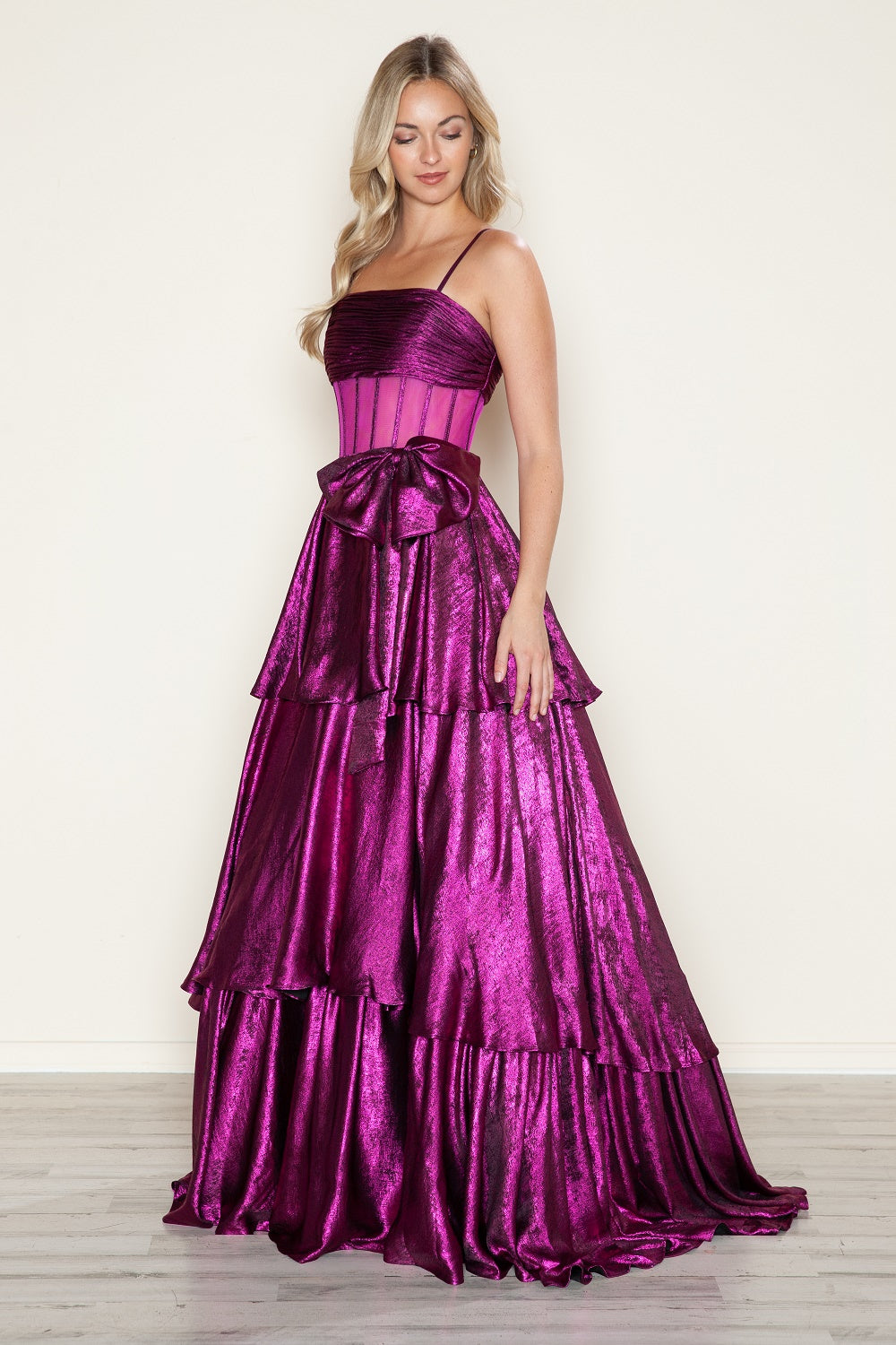 Vestido metalizado sin mangas de corte A de Poly USA 9718