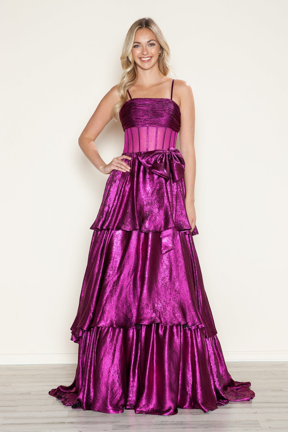 Vestido metalizado sin mangas de corte A de Poly USA 9718
