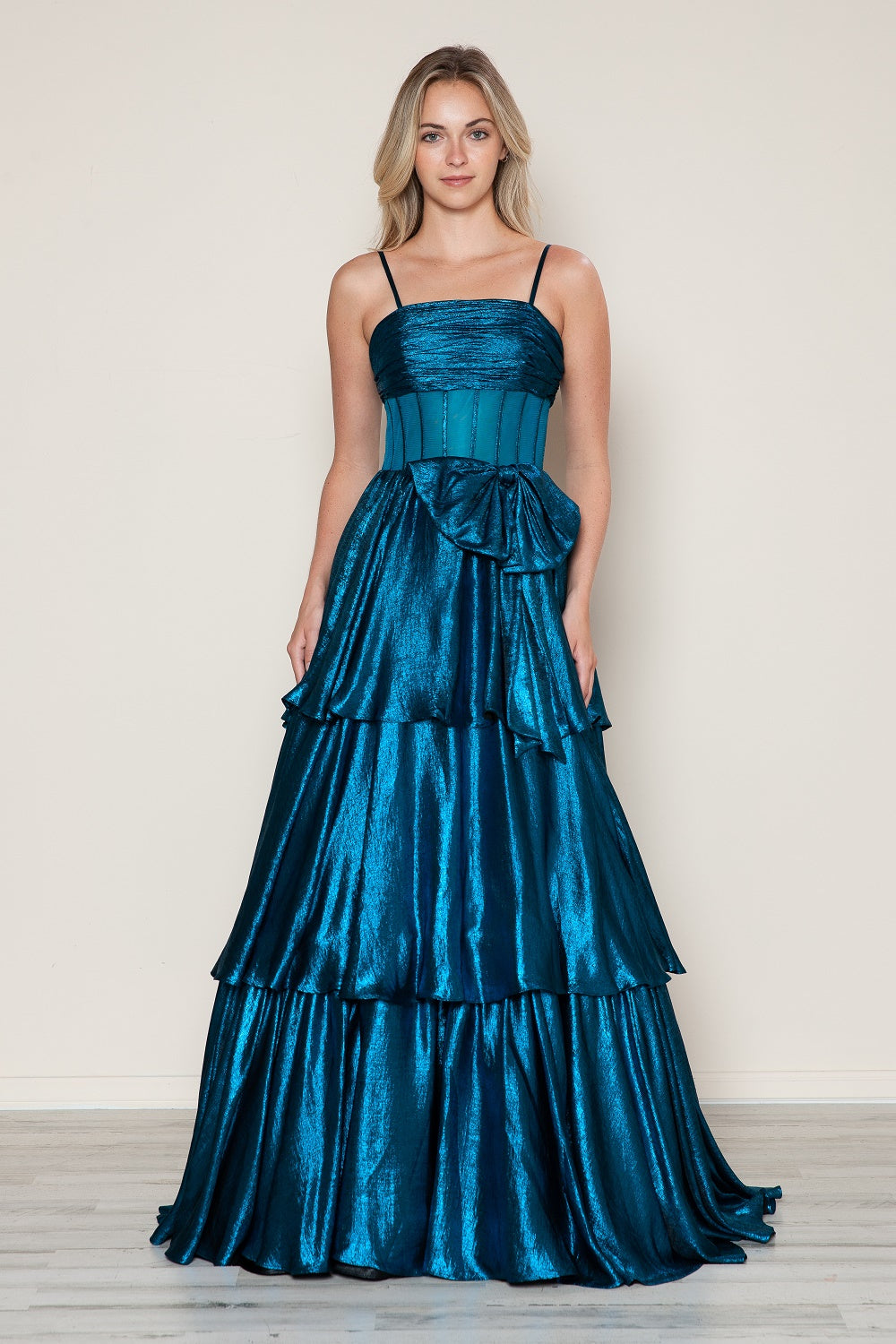Vestido metalizado sin mangas de corte A de Poly USA 9718