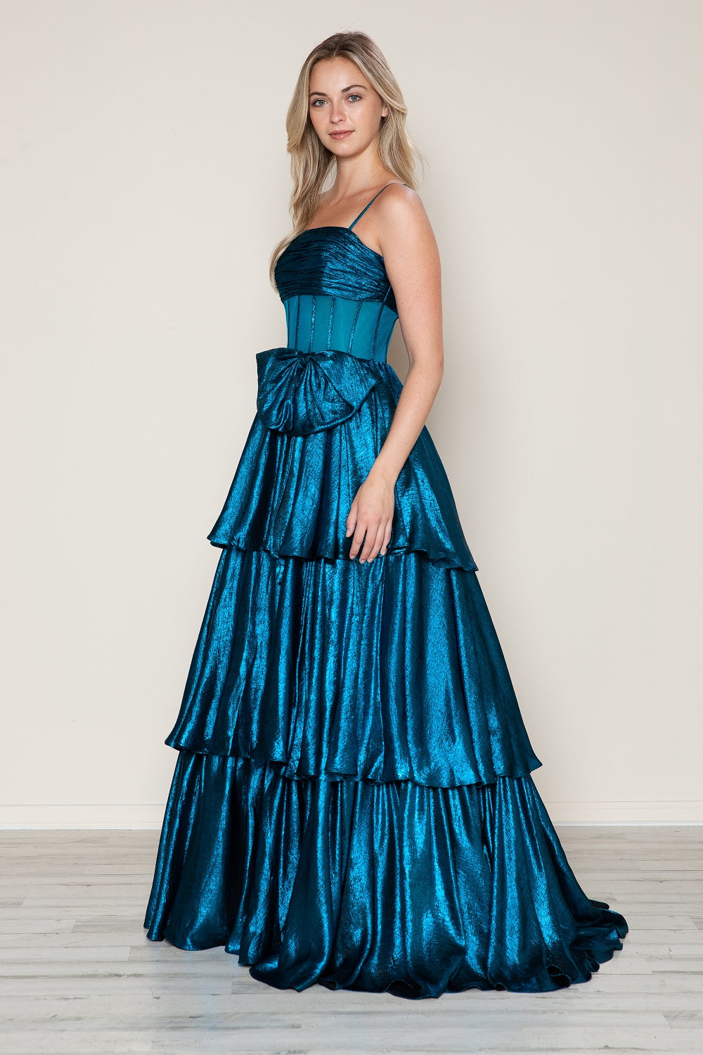 Vestido metalizado sin mangas de corte A de Poly USA 9718
