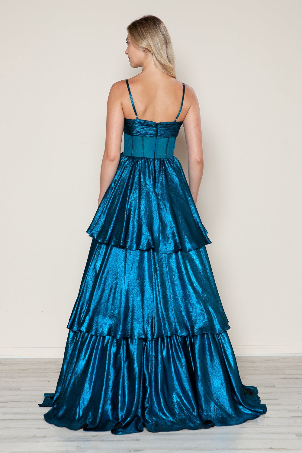 Vestido metalizado sin mangas de corte A de Poly USA 9718