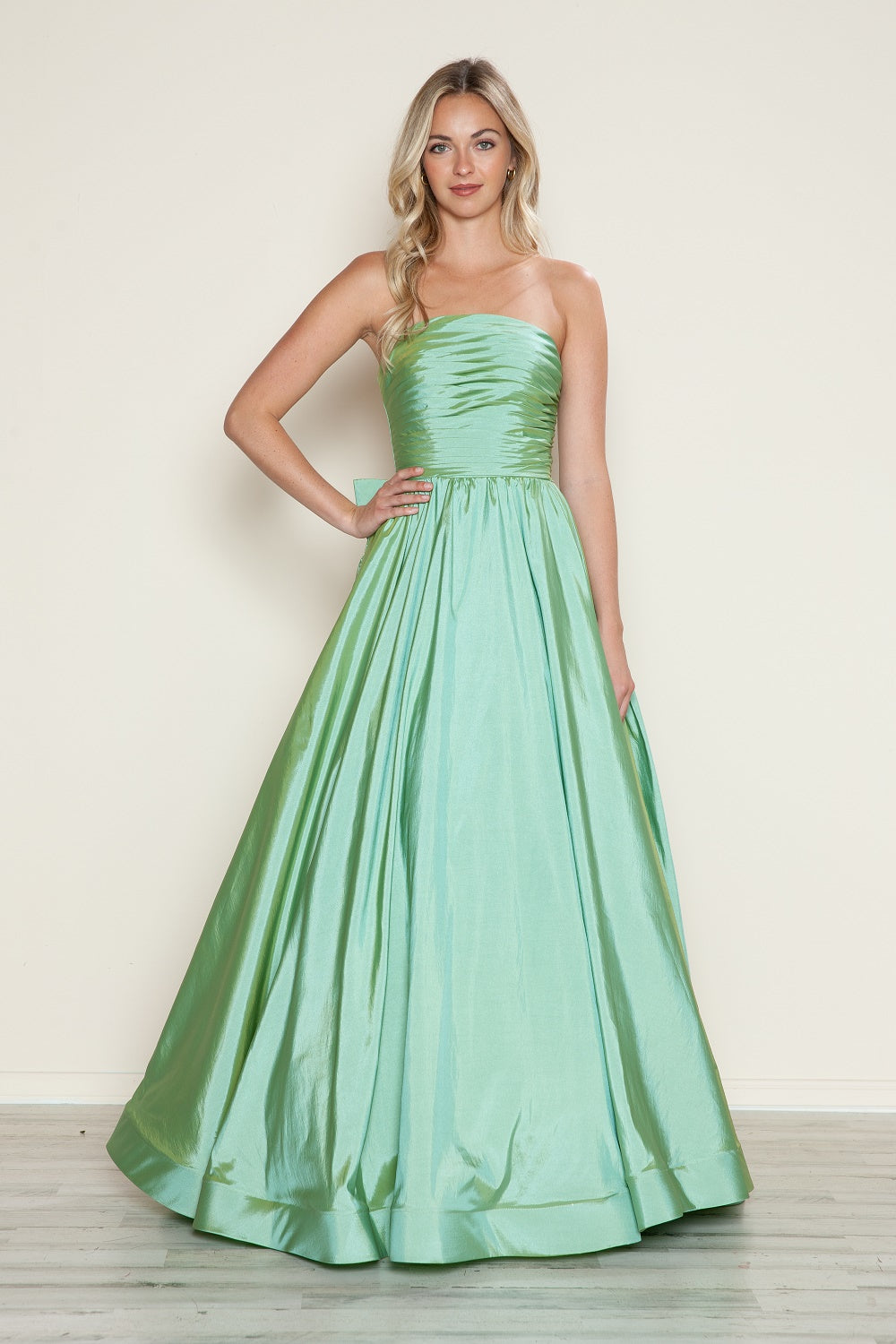 Vestido de tafetán sin tirantes y con lazo, corte A, de Poly USA 9754