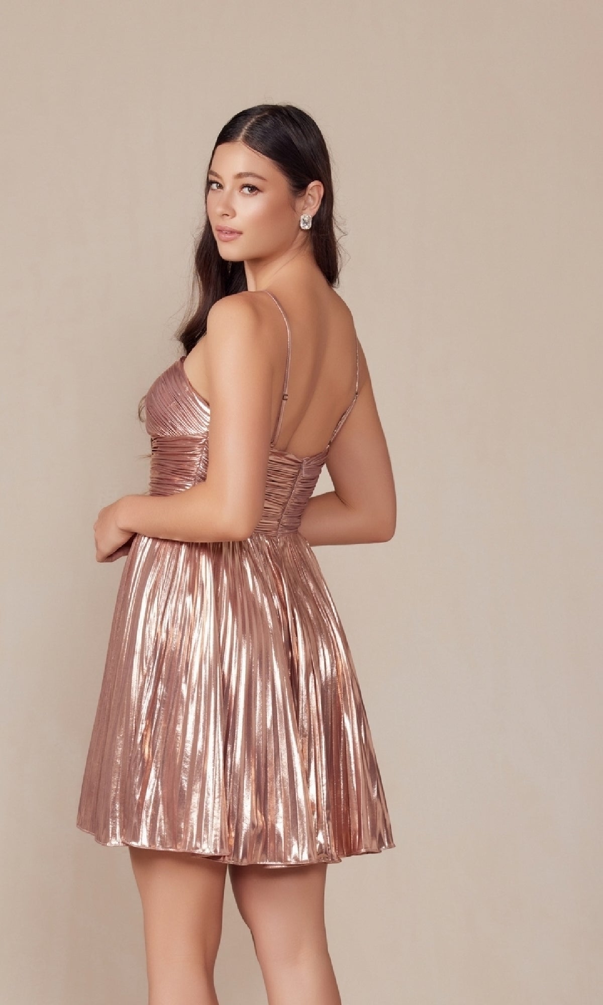 Vestido de fiesta plisado metálico Anabel de Nox A825