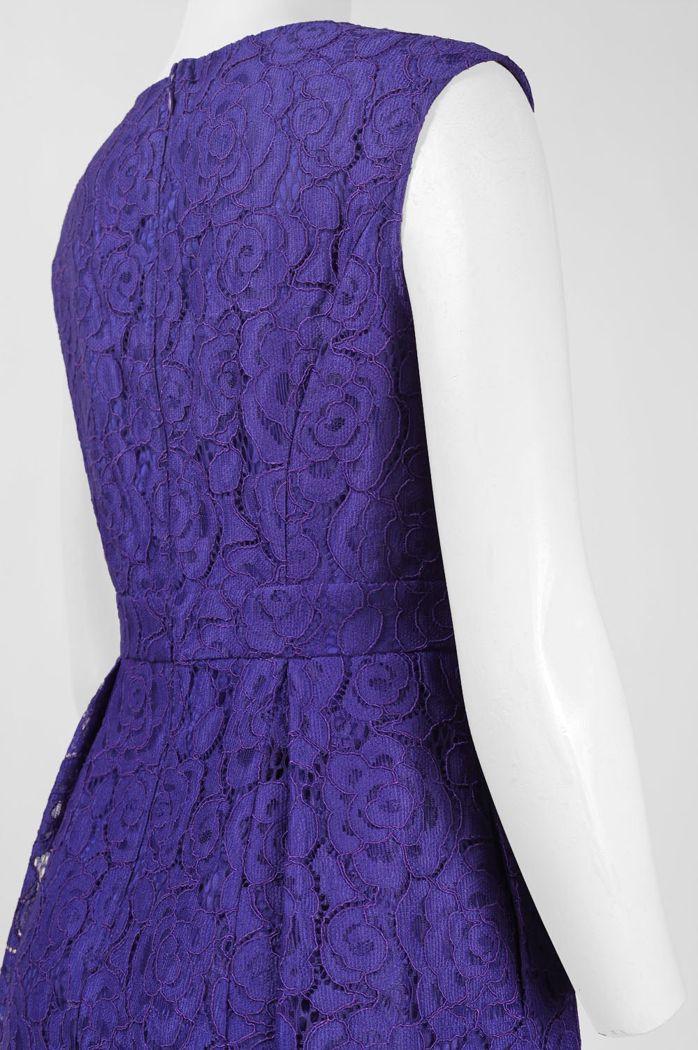Adrianna Papell Banded Waist Sleeveless Lace Dress
