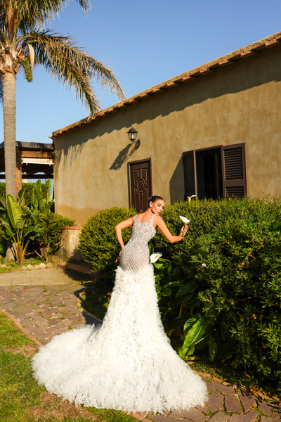 Chic and Holland Ivory Wedding Dresses