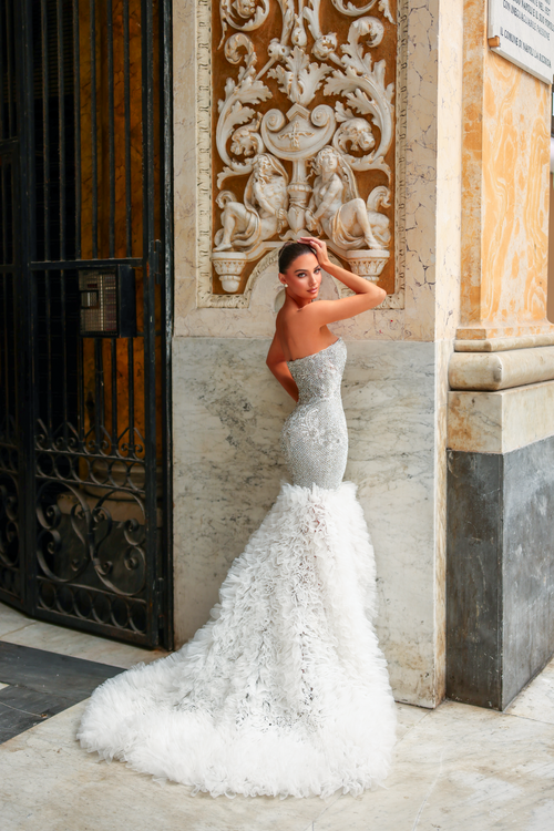 Chic and Holland Ivory Wedding Dresses
