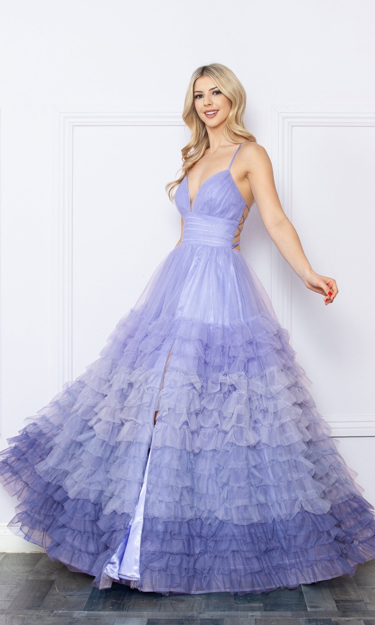 Vestido de fiesta con volantes y degradado de Nox Anabel C1420