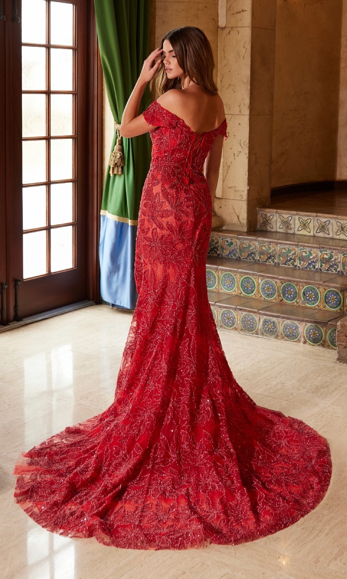 Impresionante vestido de fiesta con cuentas y cordones Nox Anabel C1600