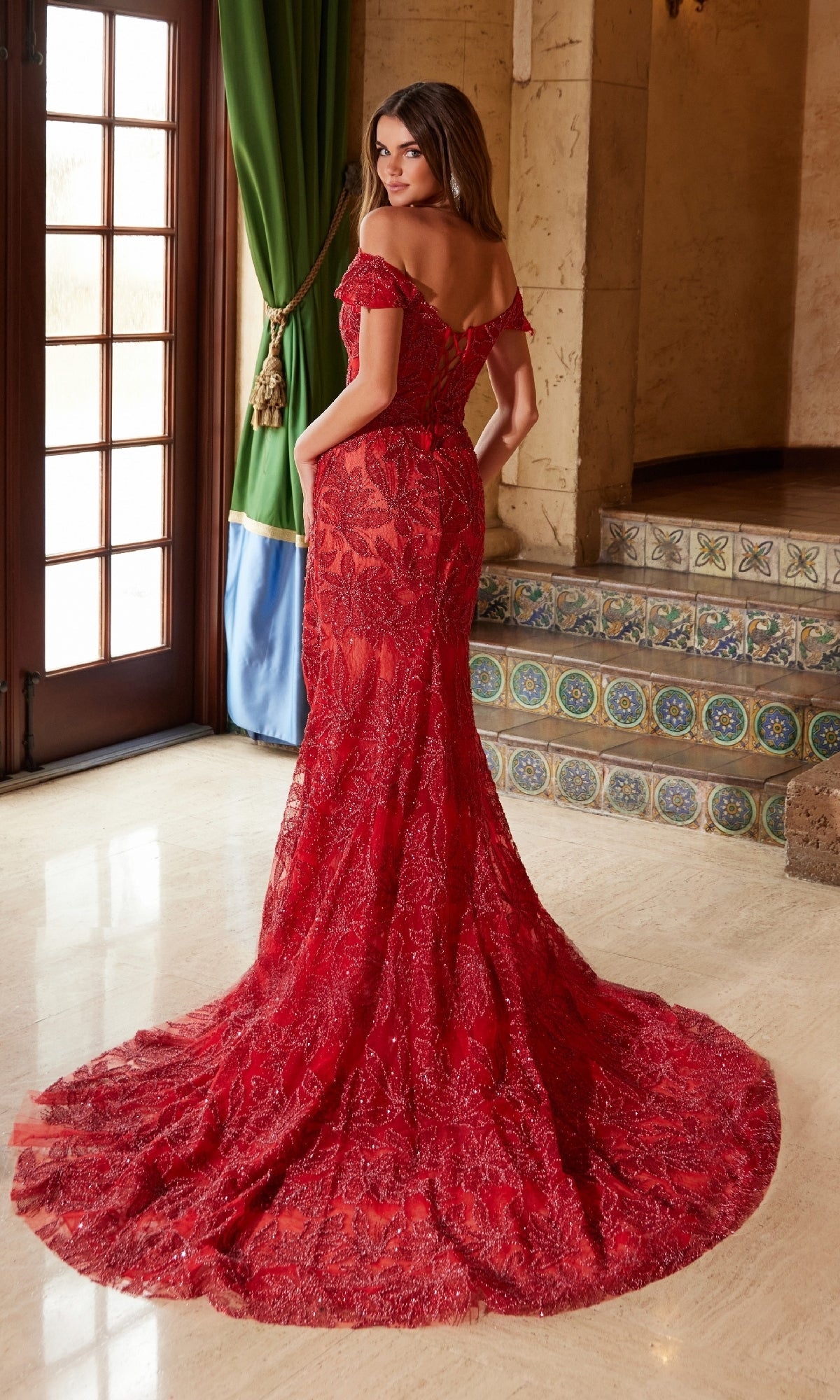 Impresionante vestido de fiesta con cuentas y cordones Nox Anabel C1600