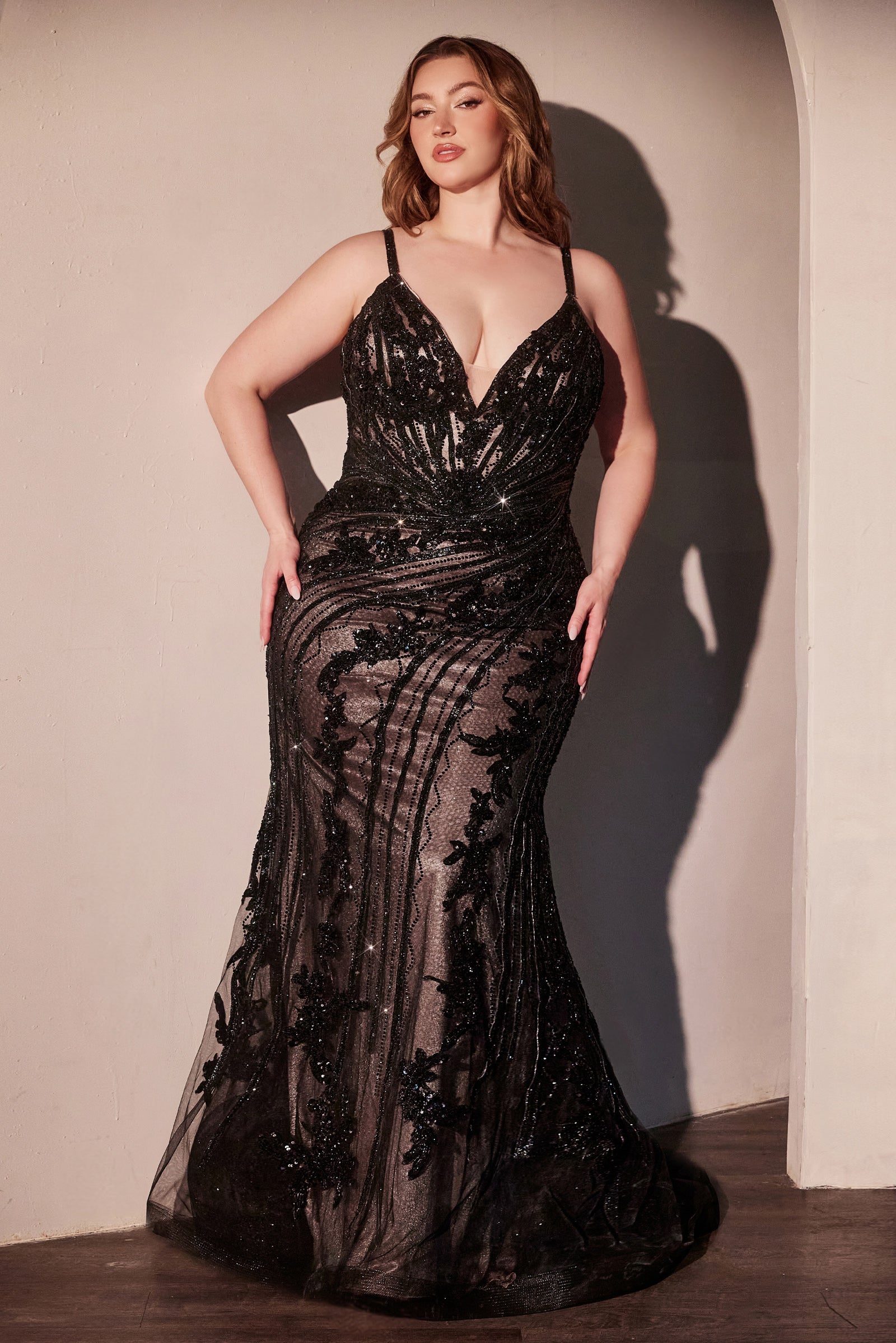 Vestido de cuello en V con cuentas y talla grande de Ladivine CC0389C