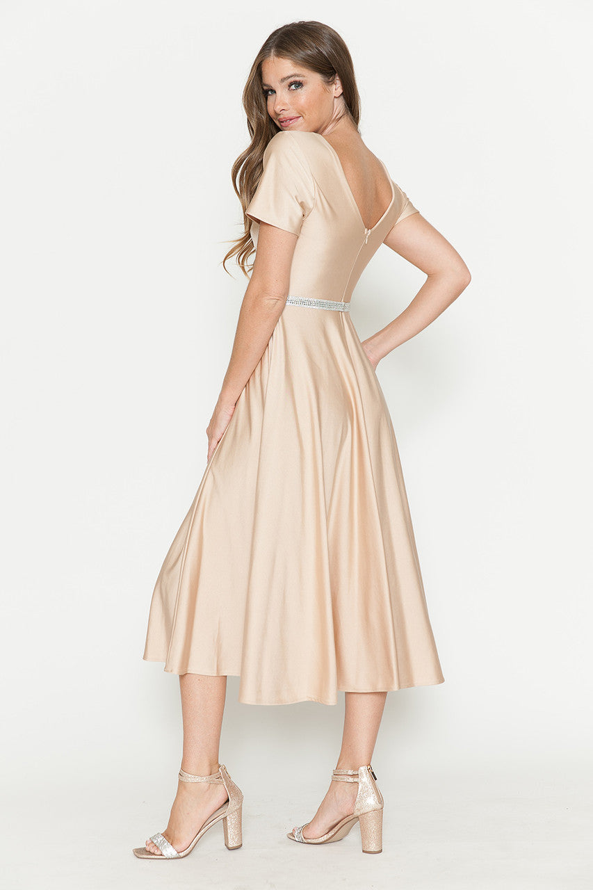 Vestido de cóctel midi Lenovia 5274 con escote en V, manga corta y cintura de diamantes de imitación. Ideal para bodas y eventos formales.