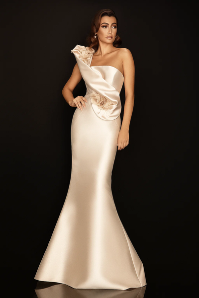 Vestido asimétrico de un solo hombro con cuello esculpido y flores 3D - Terani Couture 2011e2424