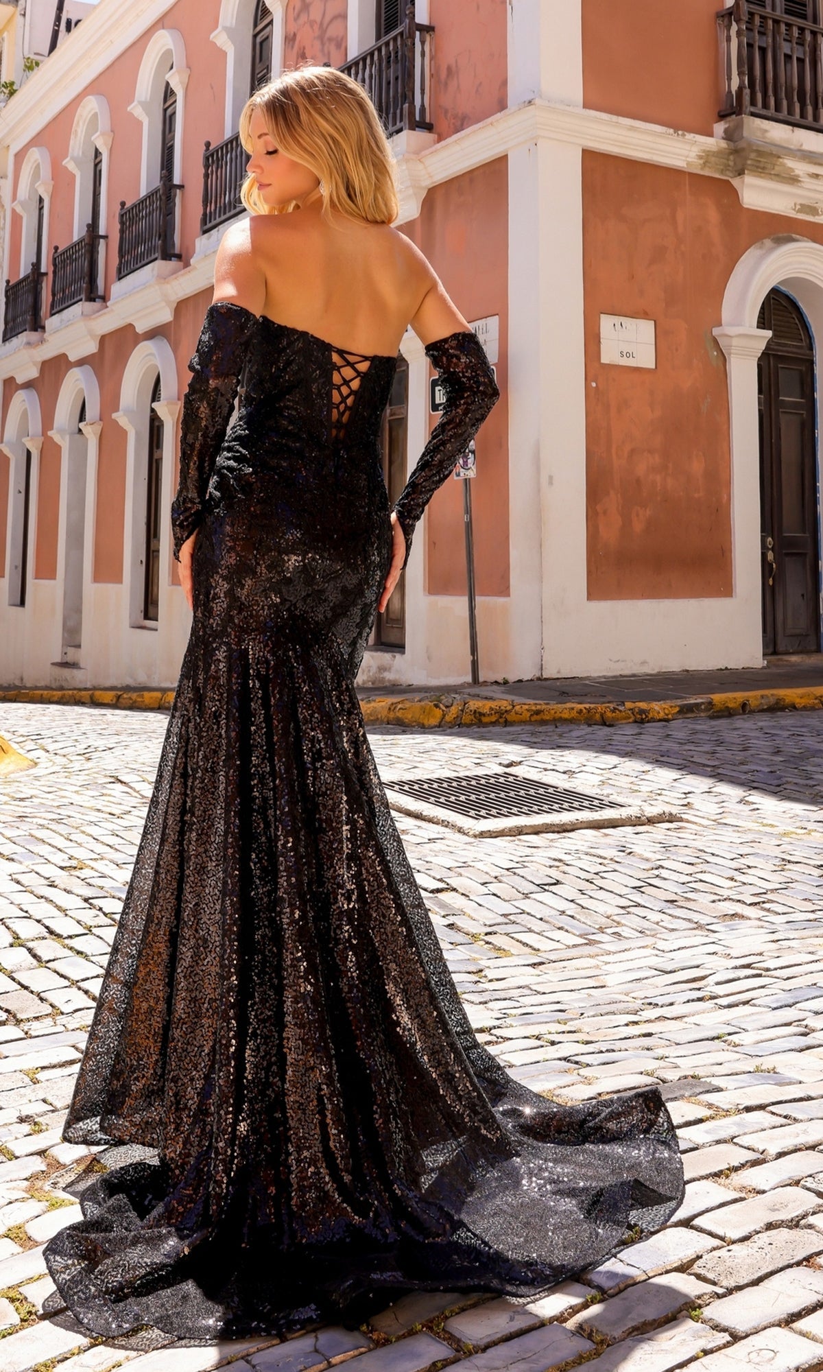 Vestido de fiesta de encaje con lentejuelas sin tirantes D1263 de Nox Anabel