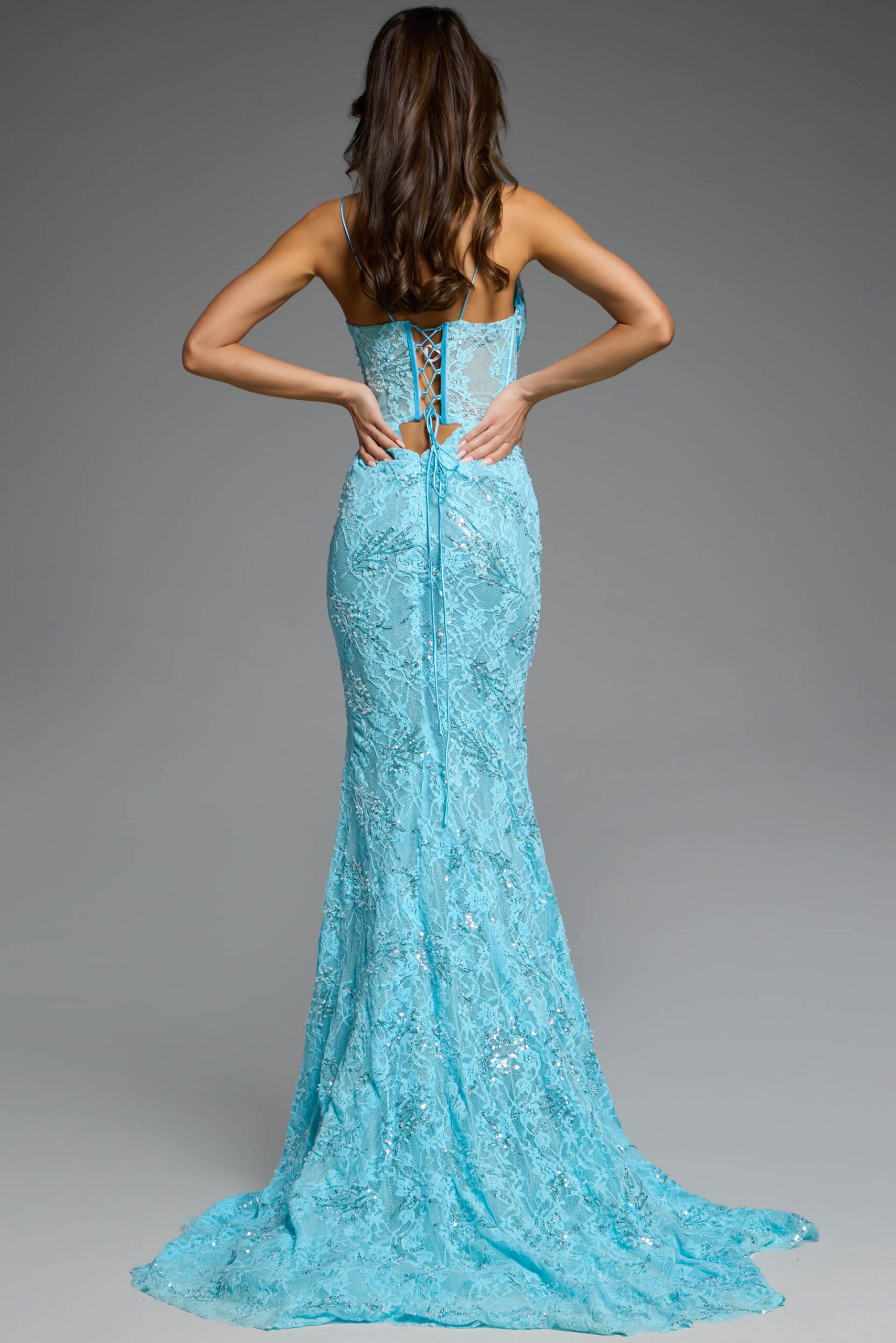 Vestido de fiesta largo de encaje: Jovani D5009
