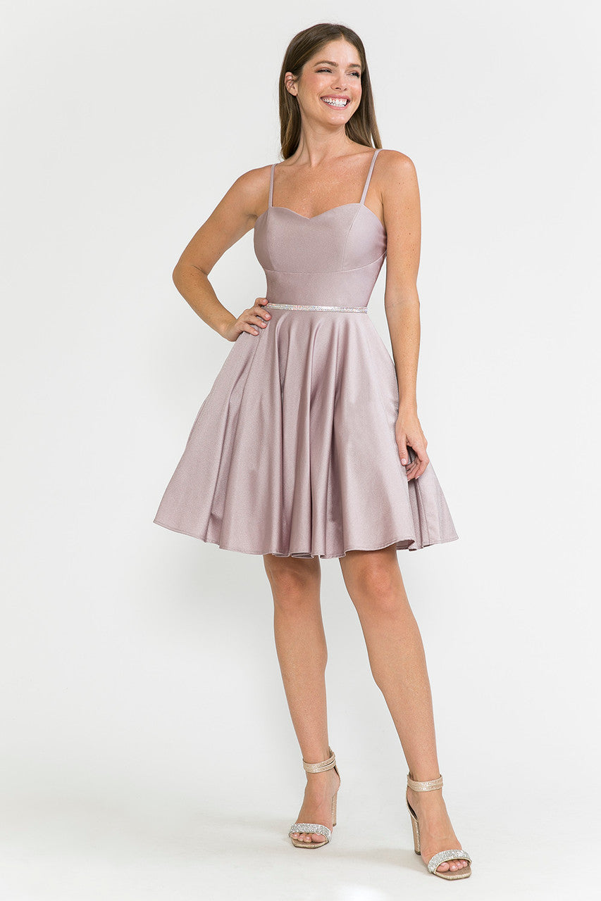 Vestido de graduación con tirantes finos y adornos de Lenovia 5261