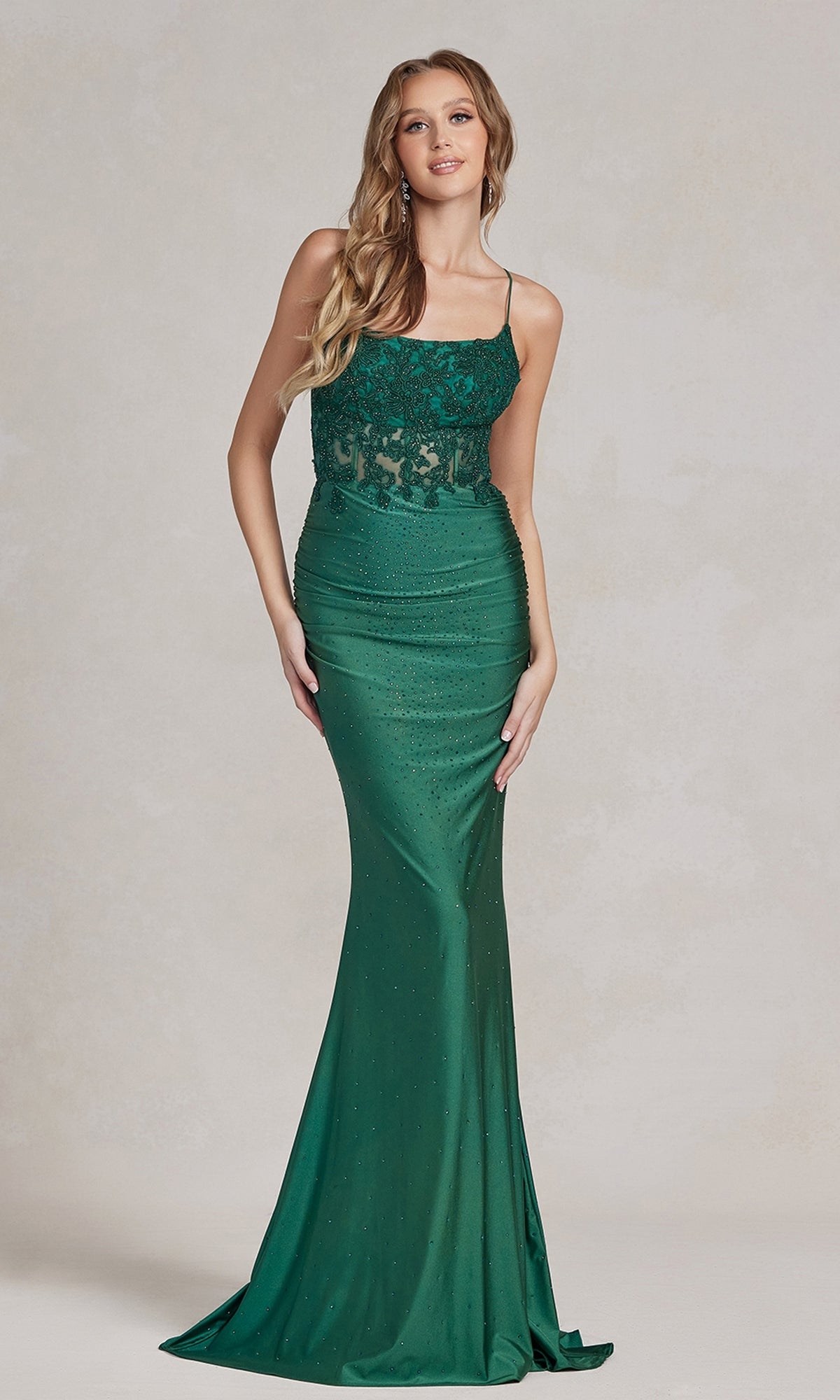 Vestido de fiesta con apliques florales y cuentas, sin espalda e1186
